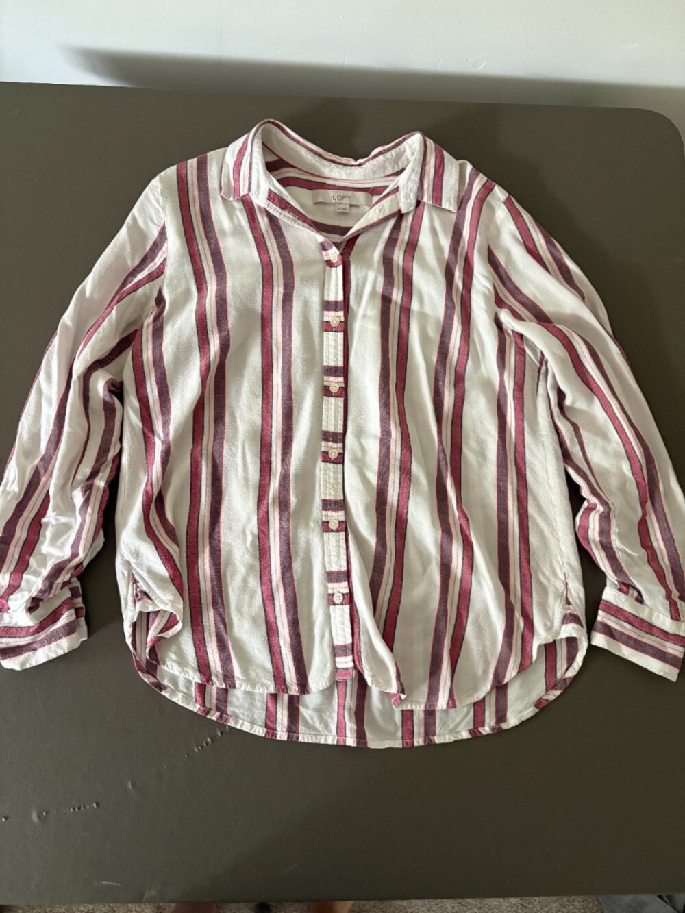 Cute Loft Button Up Long Sleeve Shirt | Size S